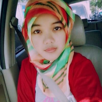 young girl | have a lot of things to do | Hopefull | Powerfull | Enjoying my normal life | Thank to Allah for my simple fate :D *http://t.co/DspbW84m*