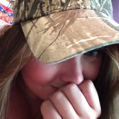 Lifes better kicking it in the sticks ;) born and raised in the mittin✋ Hunting❤️Fishing❤️Mudding❤️Family thats life...