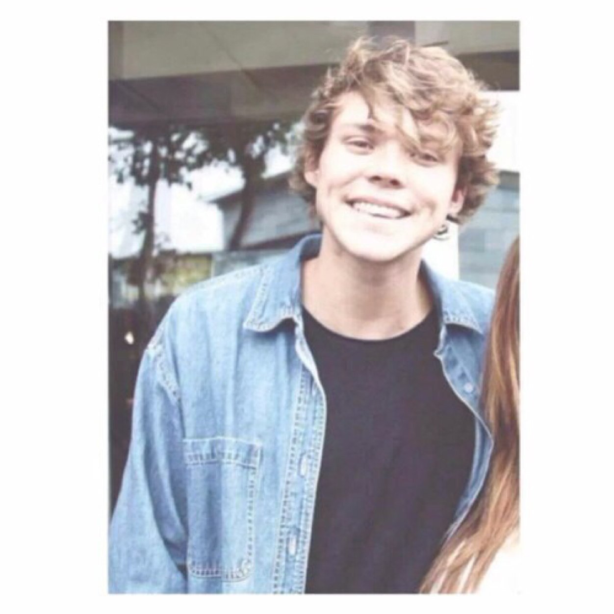 ☾@radicalirwxn s spam acc ok bye☽