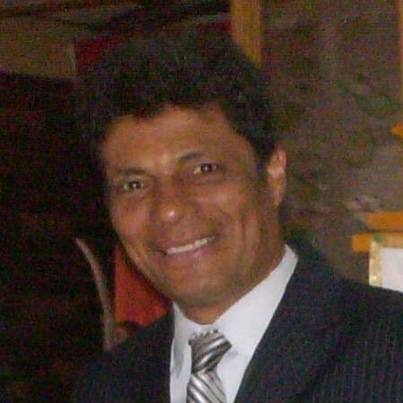 Soy una persona de cincuenta y dos años con deseos de lograr mi libertad financiera, desde hace dos años me dedico al networkmarketing.