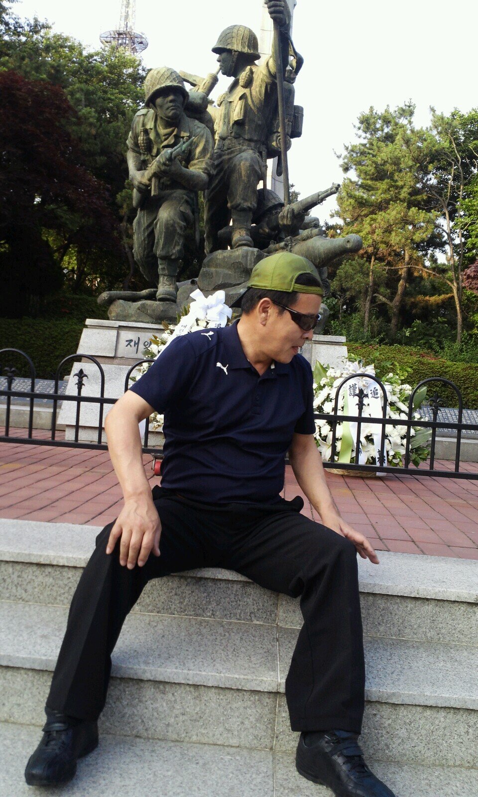 sjr0114's profile picture. 보리문디 안동 생 
바둑 서예 윈드서핑 
소맥후 막걸리로