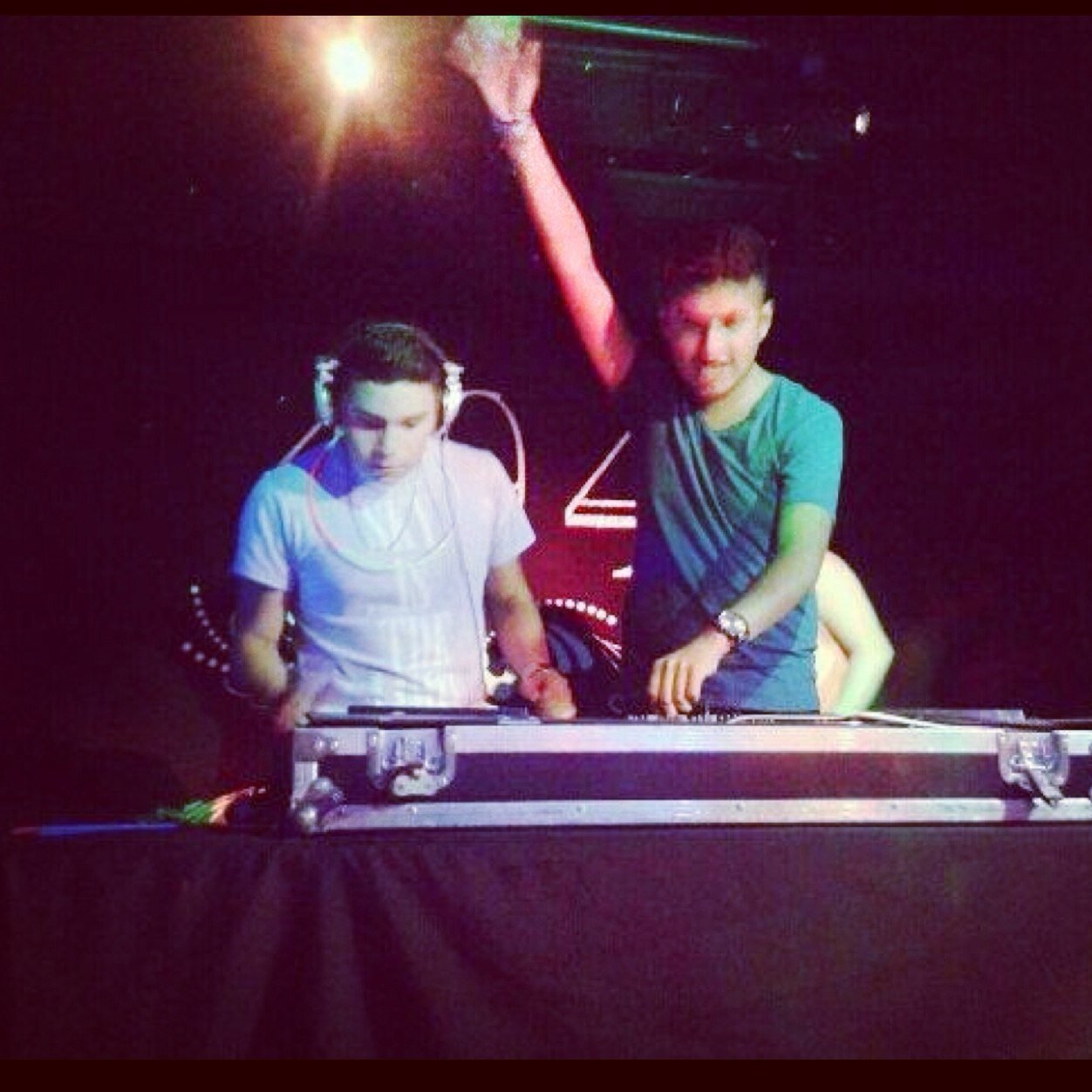 Duo of DJs and producers. @djrichijauregui @_AlxWolf_ | Underground / EDM / Trance | Instagram: @ravencounters