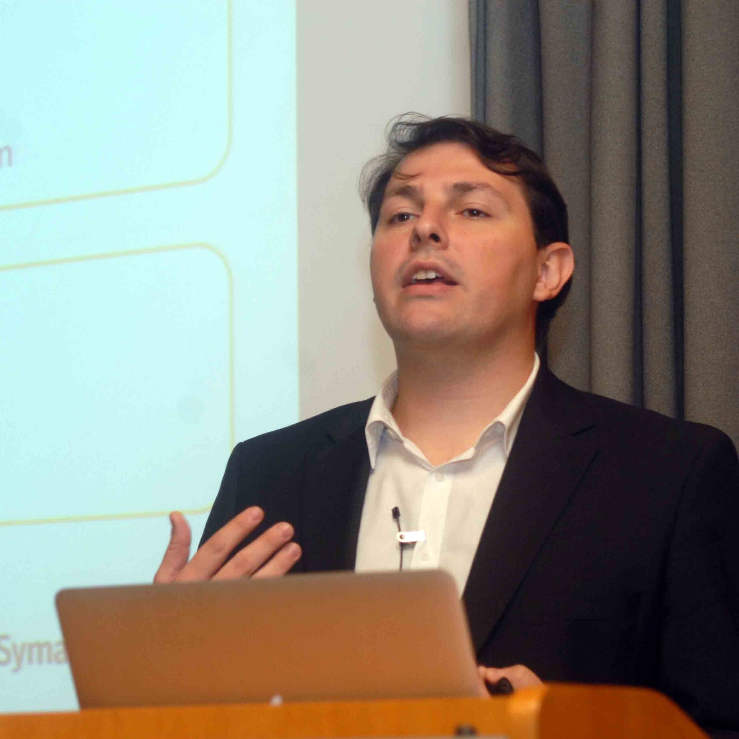 rognecco's profile picture. Sr Systems Engineer @ Nutanix - This twitter only reflects my personal opinion