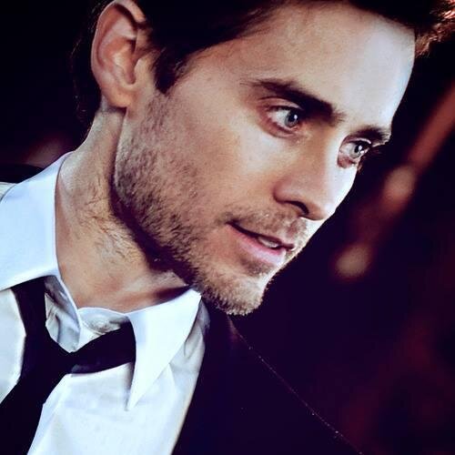 {42} Nefilim. Estoy en busca y captura, la Clave me quiere muerto y yo los quiero muertos a ellos. Ni bueno ni malo, libre. #FreeRol