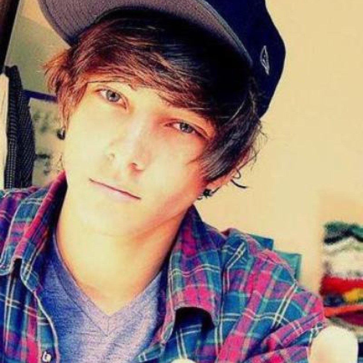 LesPPS's profile picture. Qui n'a jamais entendu ces phrases, ou a toujours voulu les dires :p

|| Tours ||