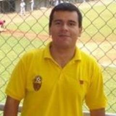 Ingeniero, administrador, fanático del fútbol.