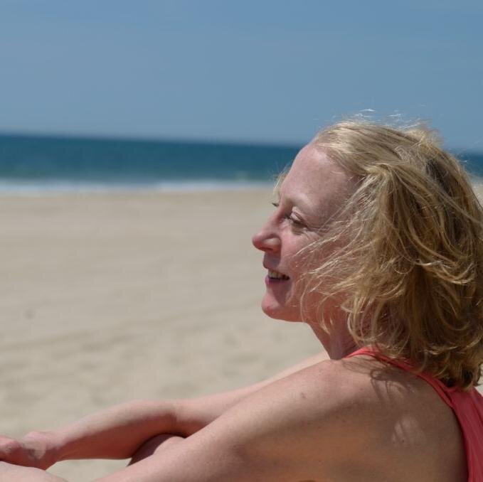 loisnesbitt's profile picture. former lit chick/art maker turned yogi/yoga teacher, loving life on and off the mat