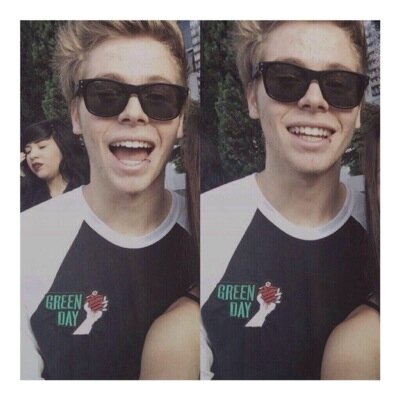 HELLO SEXY MOTHERFUCKER, It would be hella rad if you would follow @vxguehxmmings Ily, stay strong, youre fab, your fav loves you & so do I