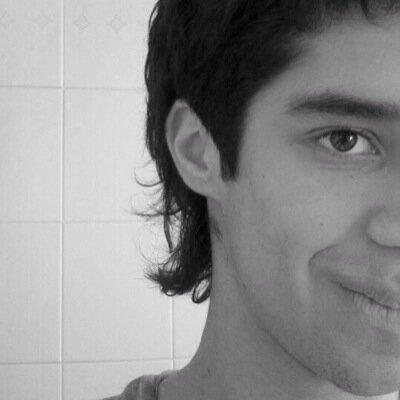 Estudiante, liberal, respetuoso, joven de alma y cuerpo :D 23 años Vivir la vida !