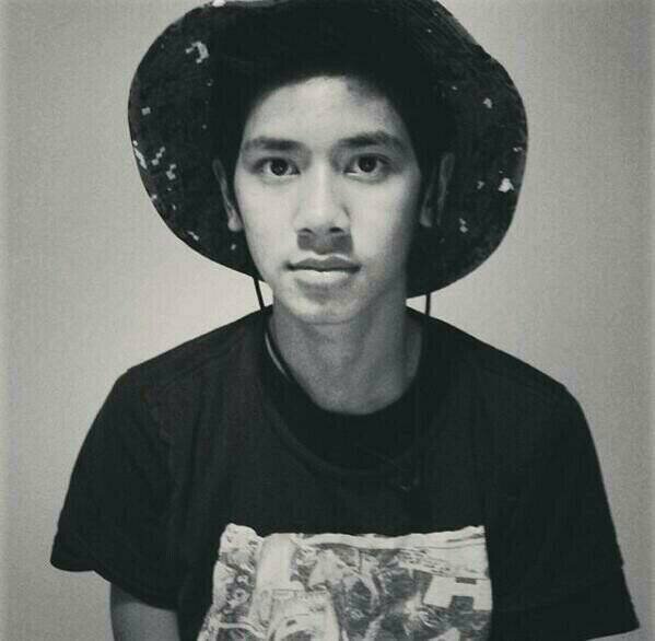 fanbase of EmirMahiraSalimε˘`) always support and love him @EmyrMahira! ~ enjoy with us!❤