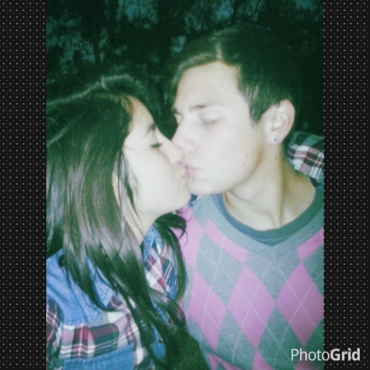 Bajitaa :c Amorosa,buena onda !
Pelo castaño oscuro con las puntas calipso! :3
soy Belieber Un pan Con Swagg c: 
I love you Justin :3