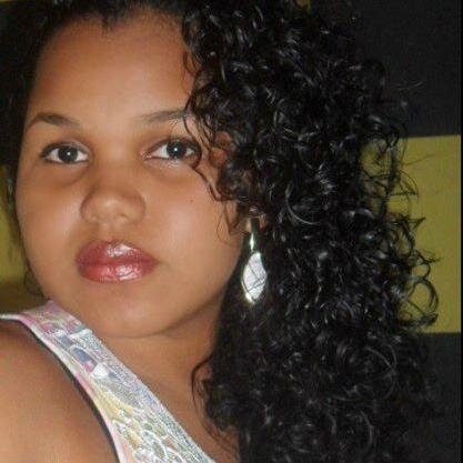 20 Anos,1,60m de altura, atualmente noiva
residente de Salvador