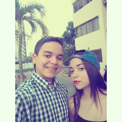 Que la música suene más fuerte que los problemas.Ig:albambucott