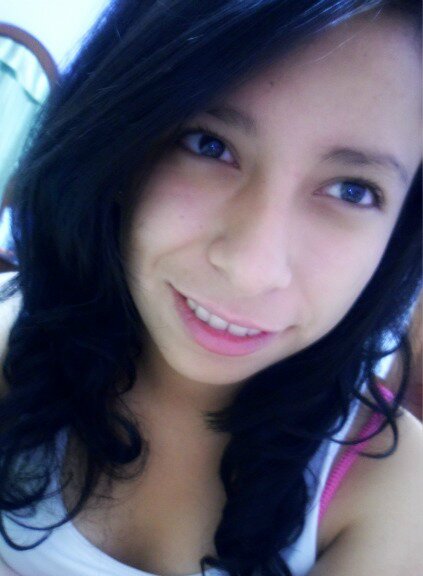 Sigueme ! :3 en esta vida ! Ama perdona y olvida asi de simple :p