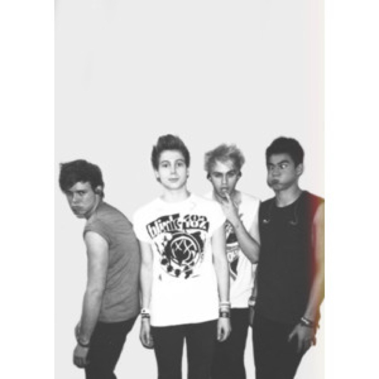 this is a FREE FOLLOW please follow @5secondsofmegg in return & then you can dm me if you want me to retweet something of yours!! :-) xx