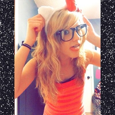 taybae_bunny's profile picture. • Very simply a girl who listens to music too loud, but never thinks it's loud enough •