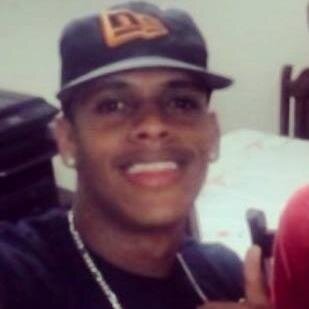 Um menino moderno     WHATS (71) 8127-3581