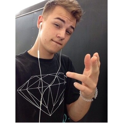 woahgauthe's profile picture. please follow @mattstwin