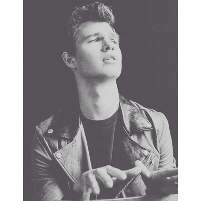 DivergentBird_'s profile picture. 