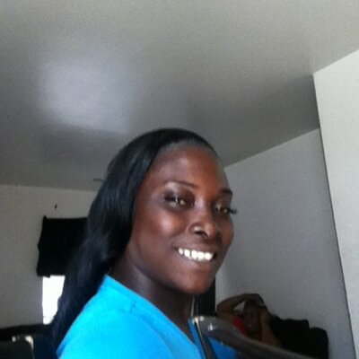 tanyaaron's profile picture. 