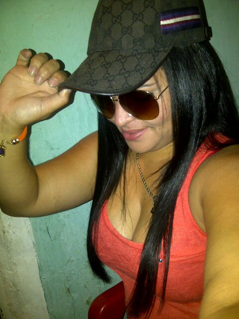 Mientras YO sepa lo que soy, no me importa lo que diga la gente :$