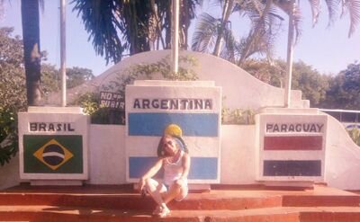 Instagram (Agustina_brag) vivir dl dia a dia y disfrutar como si fuera el ultimo dia de tu vida.