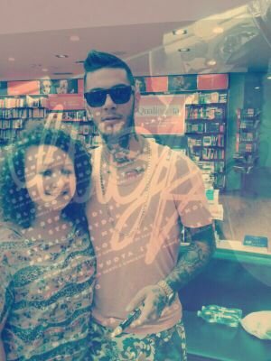 Pensavo a me, col mondo in mano, ma senza te dov'è che vado?❤12-06-2014.. Ho visto lui---Emiliano Rudolf Giambelli❤Ti voglio bene idolo.. mi hai salvata❤❤