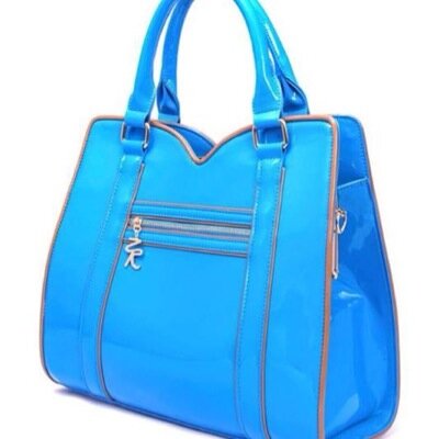 Designer, vintage, and affordable stylish bags and purses for any occasion. 
Standout from the crowd.