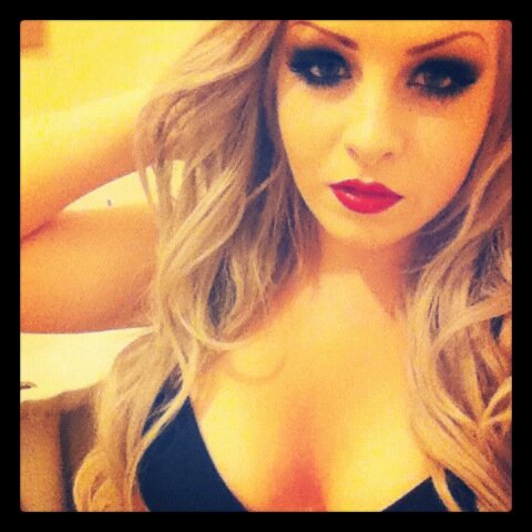 SashaMcMin's profile picture. Dear Sidewalk, Please get wider. Sincerely, third friend walking behind. D: