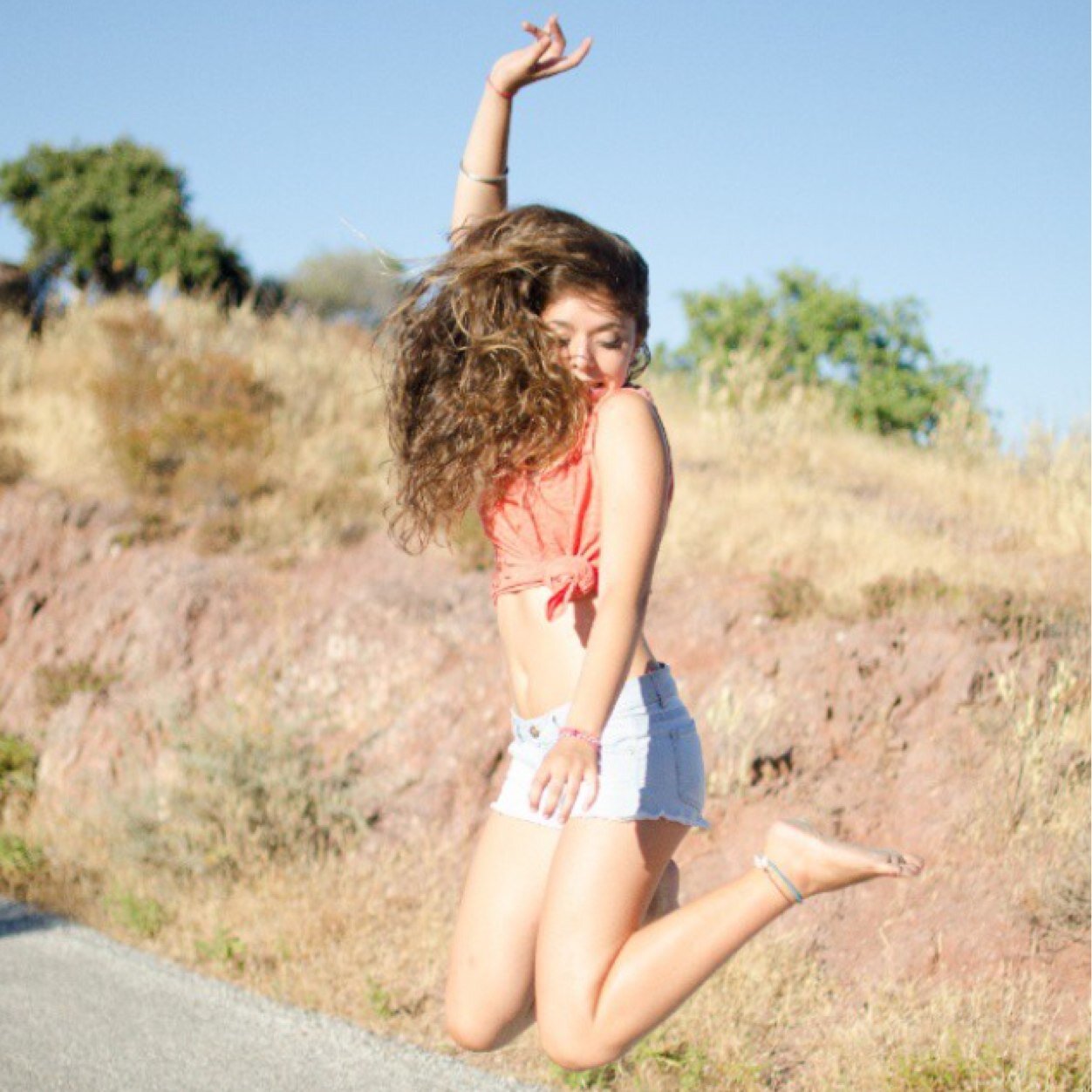 mariapadisha's profile picture. 'vive rápido, muere joven y deja un bonito cadáver'