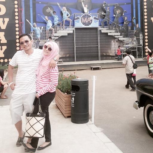 mayaendud22's profile picture. I Love you mom, dad... and ..........
I Love you suamikuu ... ^_^
* HADIID FURQON *