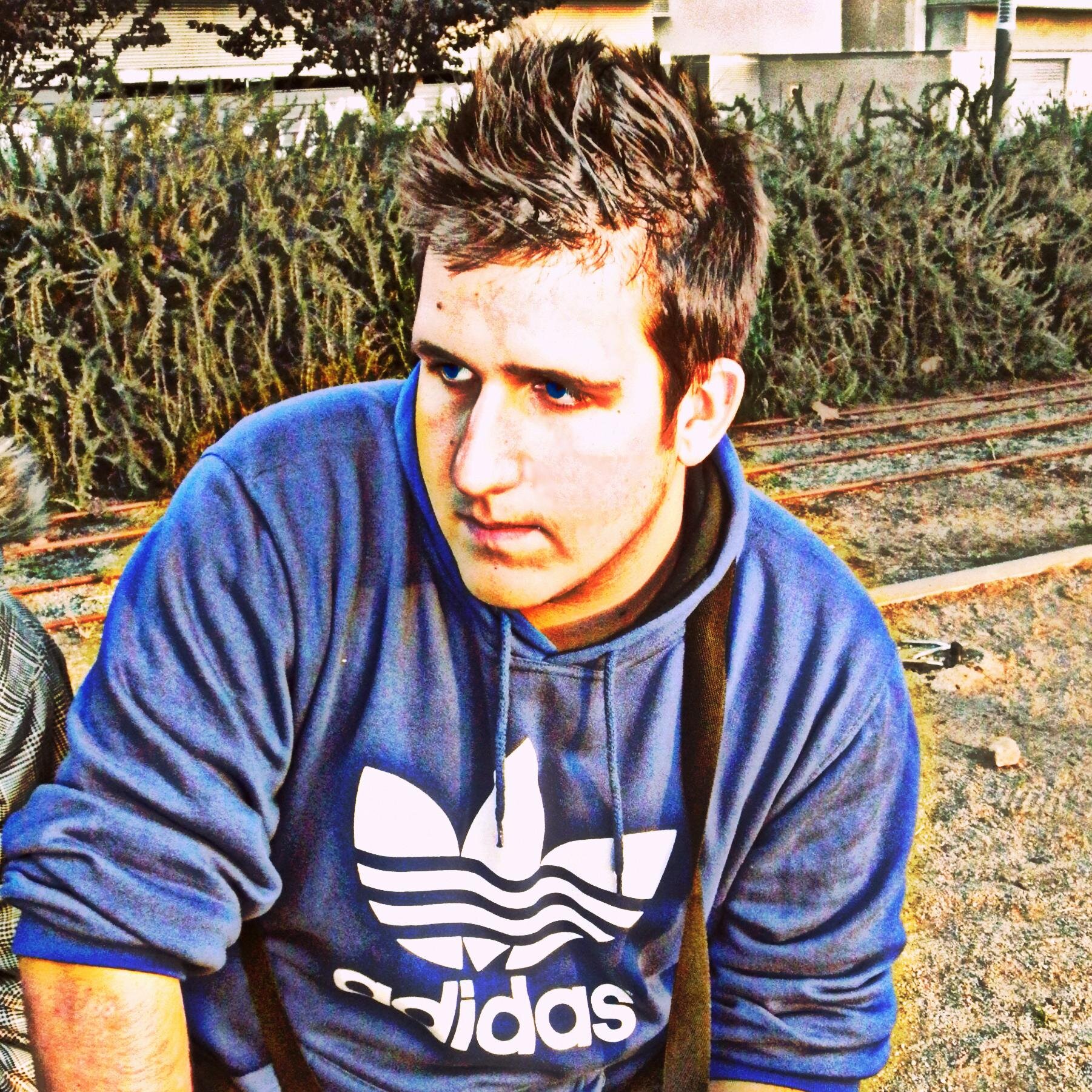 amante de la play station 3, futbol y todas esas cosas de hombres