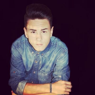 Club de Fans OFFICIAL del cantante & compositor FSC ❤. ¡FSC ME SIGUE!