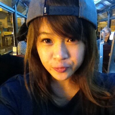 stephkklam's profile picture. QueensBComm15 // yyz-hkg