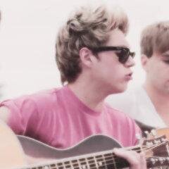 ❝i love niall horan not you. Okay.okay❞                                                                                   •niall/ ni•all/ niəl•  aka my life ∞