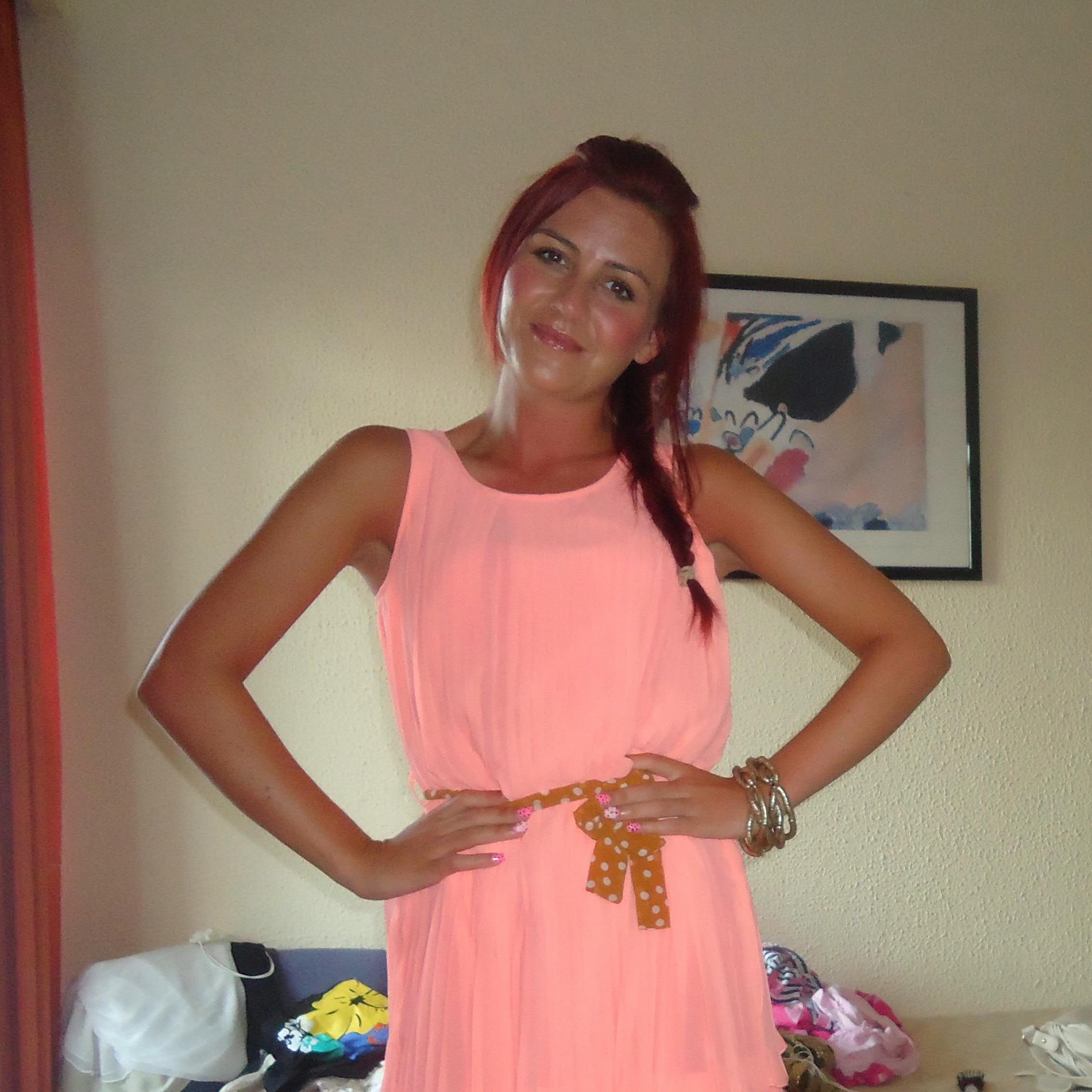 misslolsmith's profile picture. am 25 from liverpool, any questions just ask :)