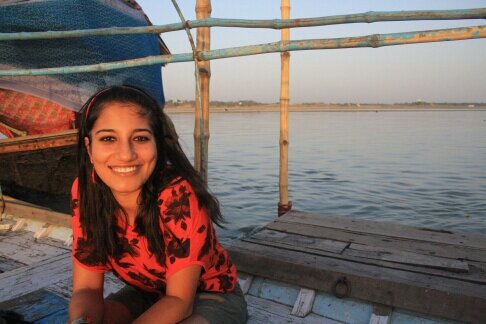 A wanderlusting traveller, marathoner, dentist, fashion lover, shopper & web surfer, and a devout yoga follower!