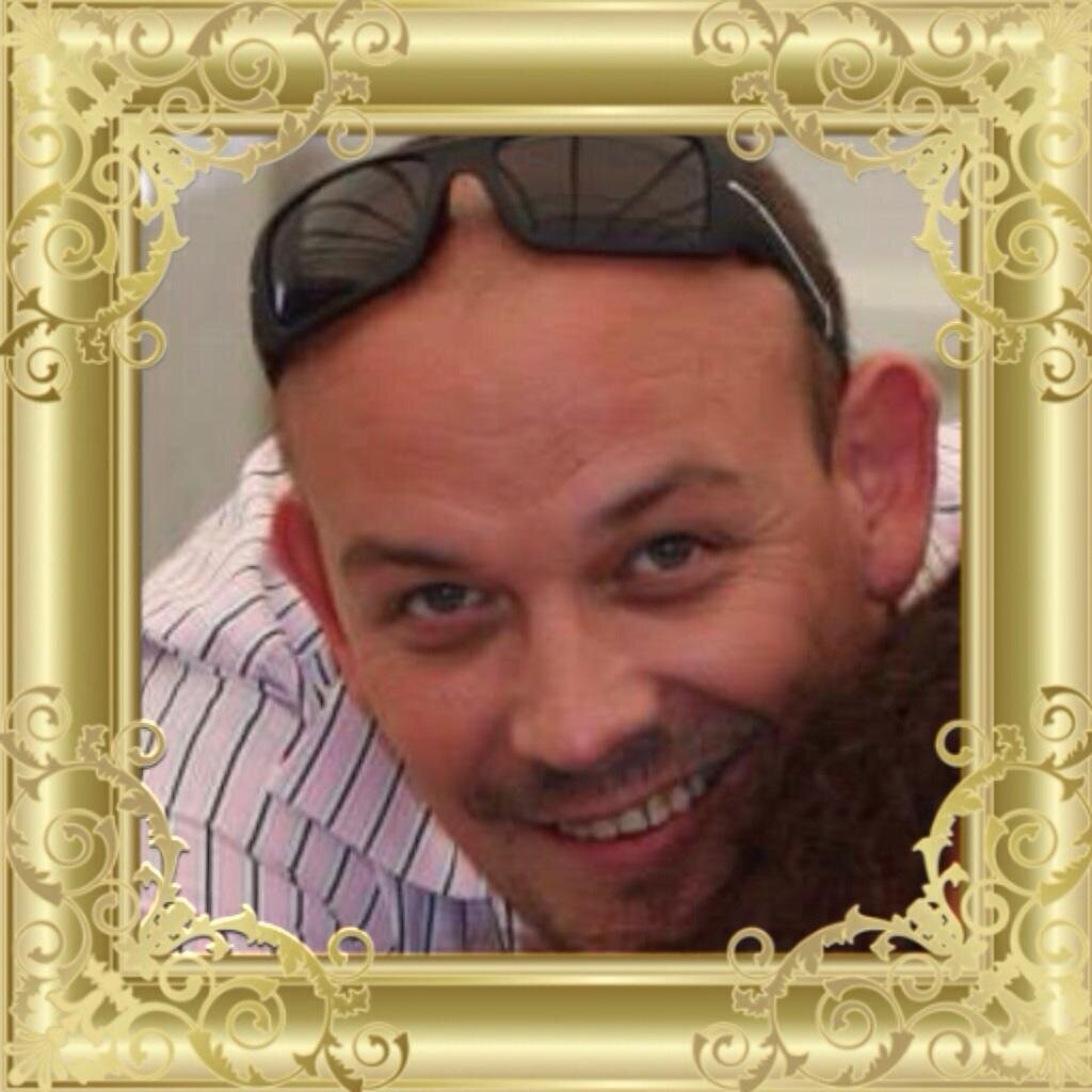 Hey i'm Paul from Birmingham UK have a fabb Hubby, love lots of cock worked in industry behind the scenes am a RT addict #bigcock