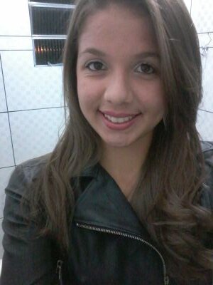 Paz e amor eh oqe eu quero pra nós e que nada nesse mundo cale a nossa voz (8'