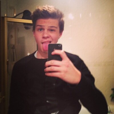 NathanH1997's profile picture. Crewe❤️Everton Football Club Add me on BBM: 7ab8fbe8