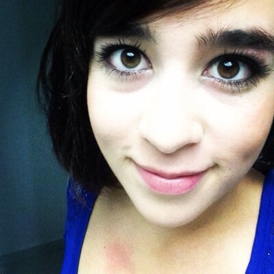 Karli es un dinosaurio que vive en tu mente y cuando se hace grande es realmente sorprendente.