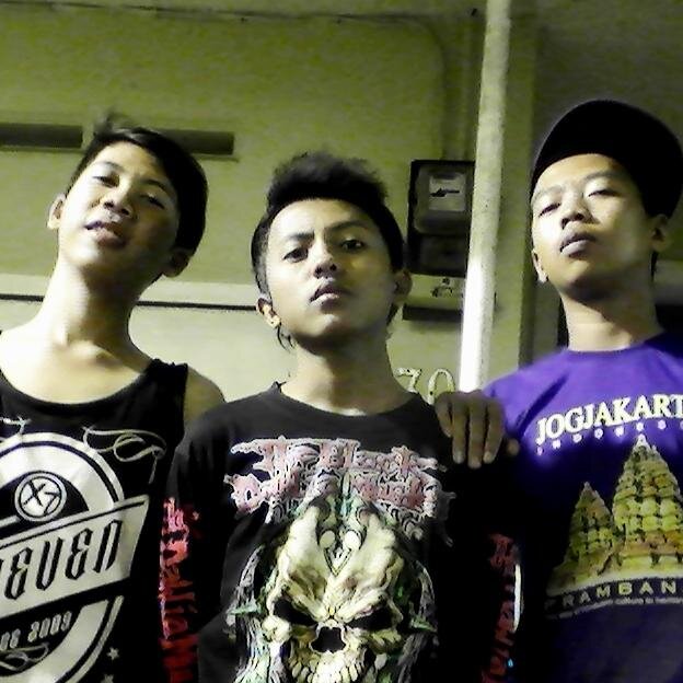 Argatel » Arek Girilaya Telu
  Sunset ditanah anarki