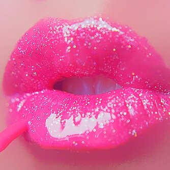 #MakeupPorn Future Cosmotologist 
http://t.co/Ek219eTJQB ItsMakeupPorn@yahoo.com
