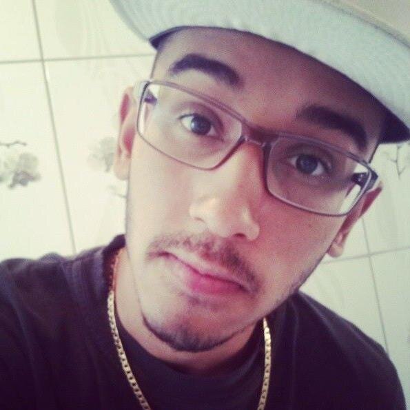 Felicidade é a certeza de que a nossa vida não está se passando inutilmente.!