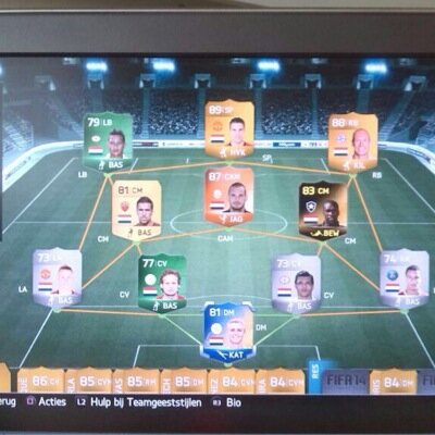 Volg ons voor NO scam verlotingen, squad builders, wagers en voor veel meer! Follow ook dit NO scam account @fifa14prijzen