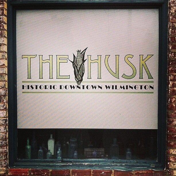 Your Downtown Neighborhood Bar with Hot Dogs, 18 Beers on Draft, and Darn Cheap Drinks!