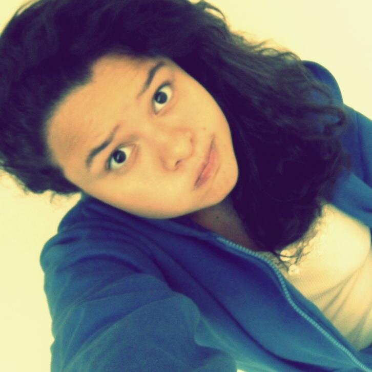 15 Anos ,  paulista, cursando primeiro ano de técnico em info.  Segue também no @_AsuperBea_  *-*