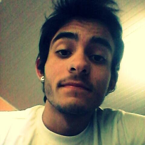 furlaneto2's profile picture. Confie em quem te dá confiança, ame quem te dá amor, cuide de quem te cuida... Parece simples, mas a maioria esquece isso o tempo todo.