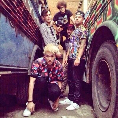 whoarri0rs's profile picture. This page is for all the #whoarriors and #hunterclan members! ✌️✌️