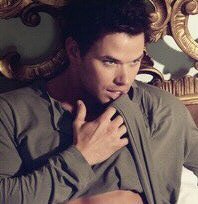 I am Heracles, or you can call me Emmett. I am the strongest of all mortals. Son of Zeus and Alemene. Primitive, brutal, and violent. |#RP 21+|#Literate|